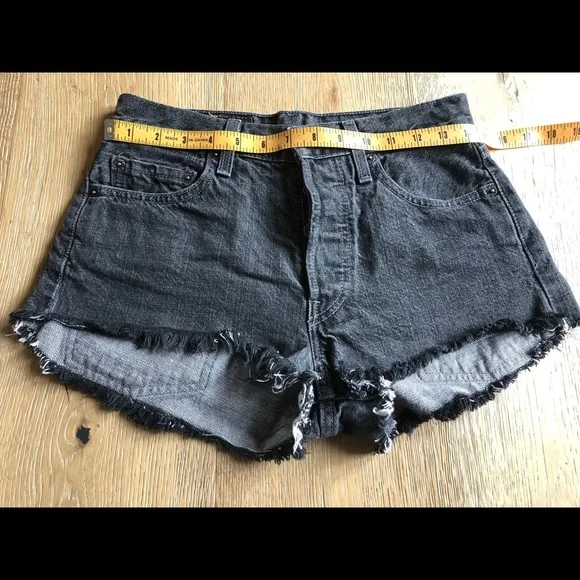 Levi’s 501 shorts size 25 - Picture 4 of 4